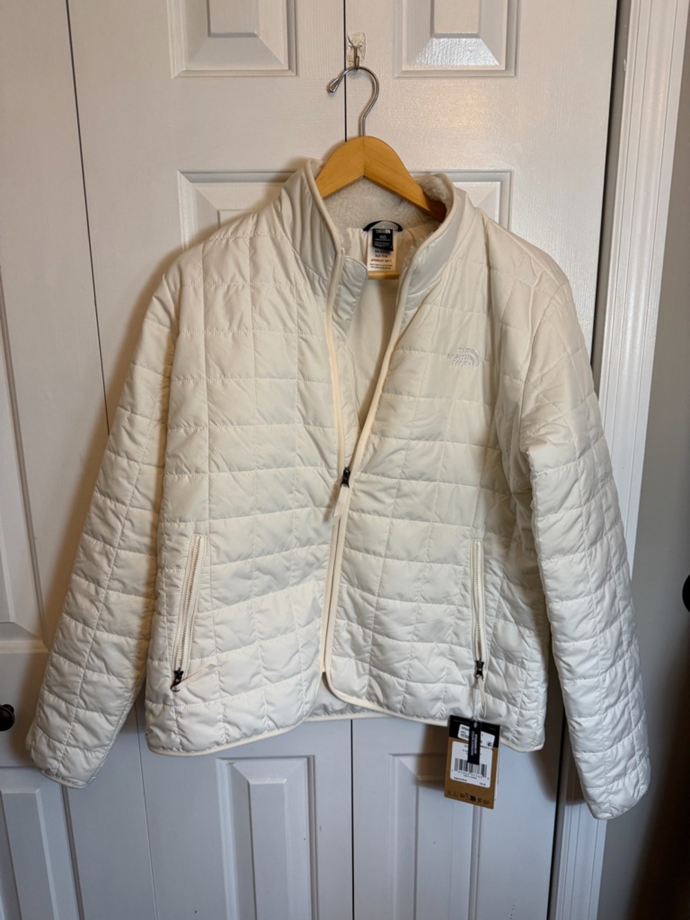 The North Face Women's White Quilted Jacket NWT L